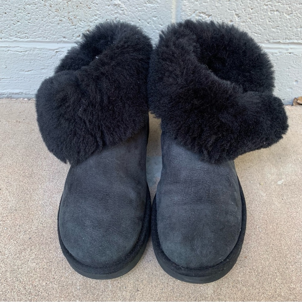 Ugg // Bailey Button Boot - Size 8 - image 4